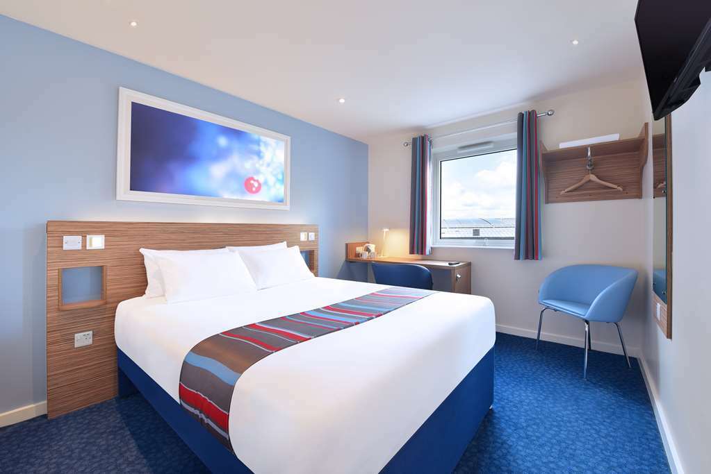 Travelodge Milton Keynes Old Stratford Номер фото