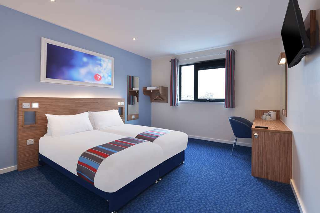 Travelodge Milton Keynes Old Stratford Номер фото